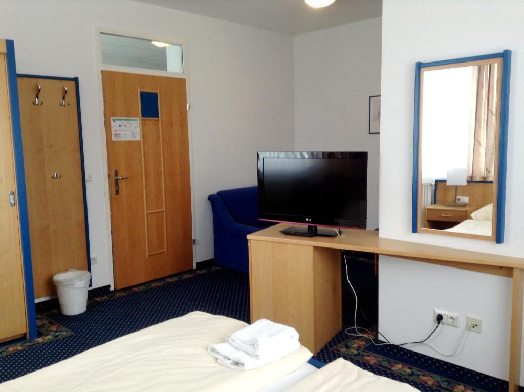 Thalinger Hof Hotel Kronstorf Room photo