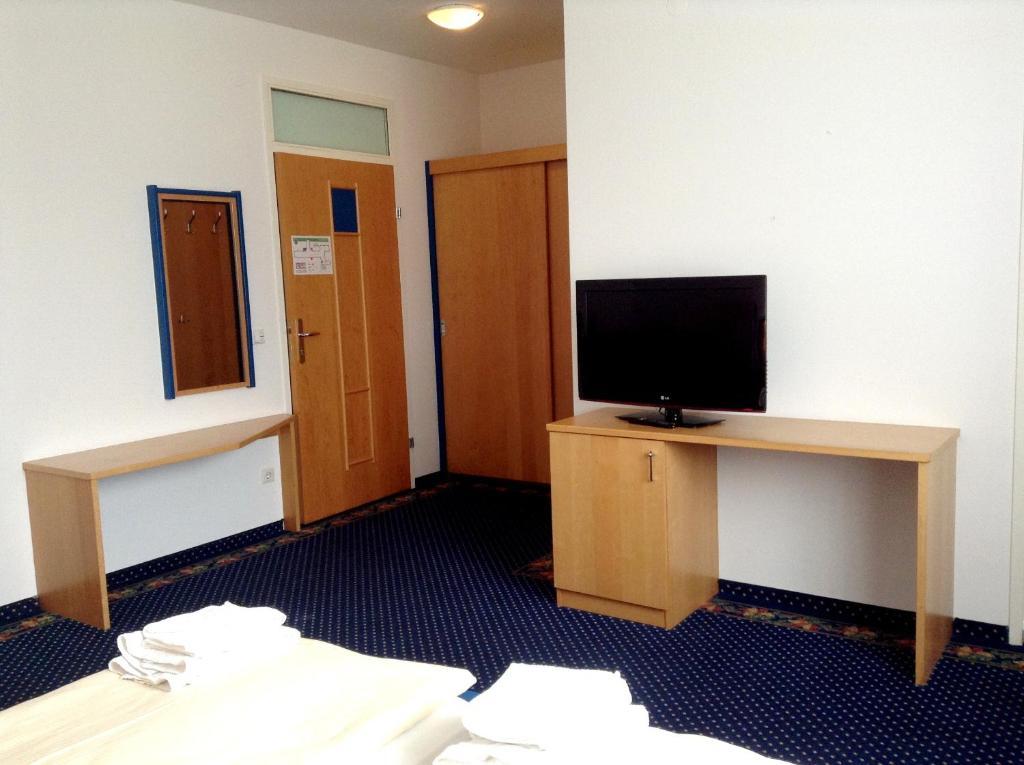 Thalinger Hof Hotel Kronstorf Room photo