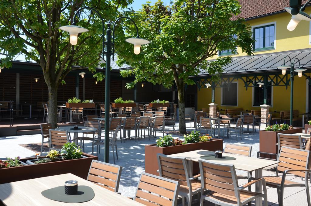 Thalinger Hof Hotel Kronstorf Exterior photo